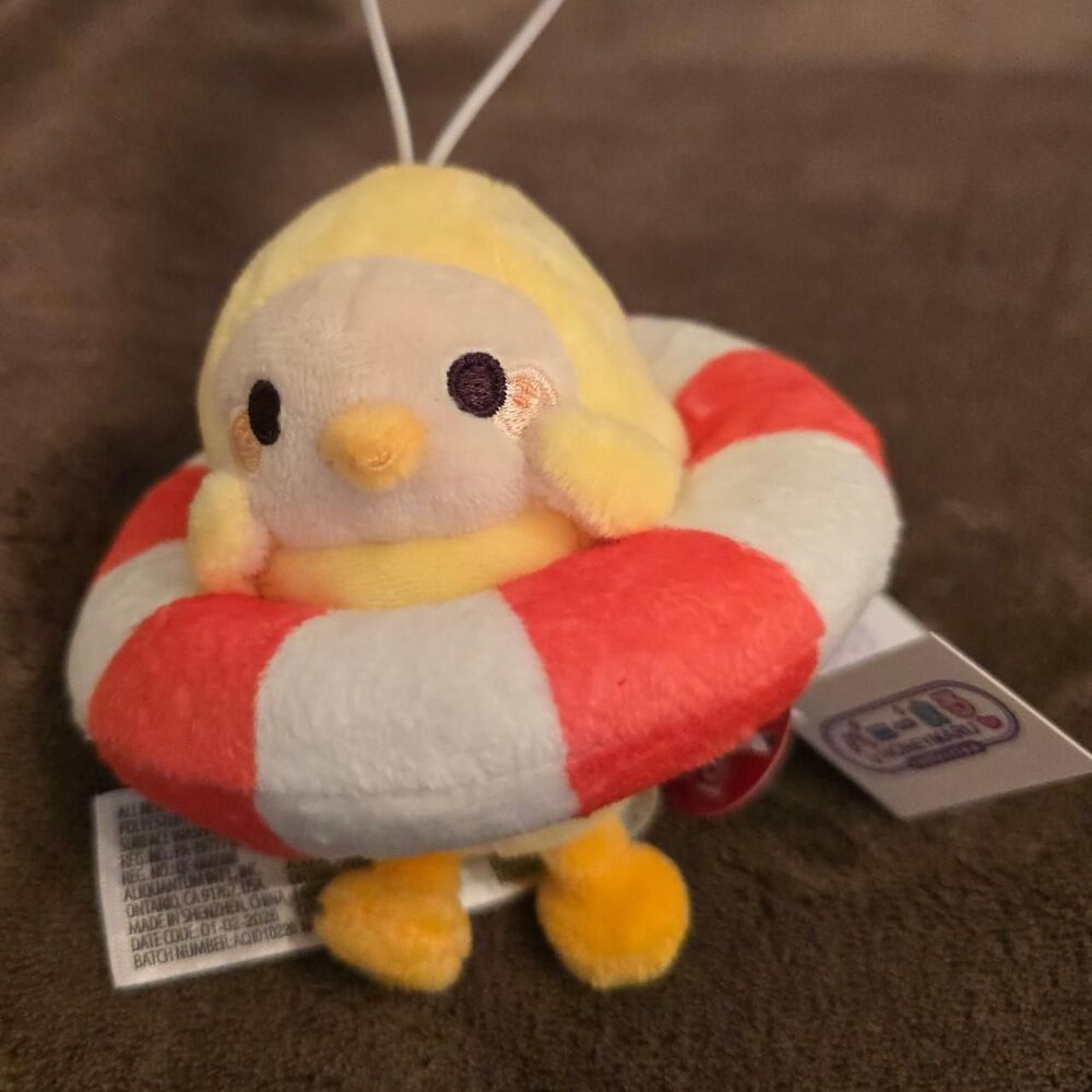 Round 1 yellow banana duck mascot keychain - Picture 2 of 3